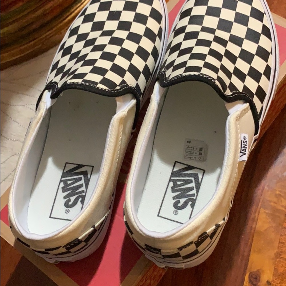 Vans - Picture 3 of 4
